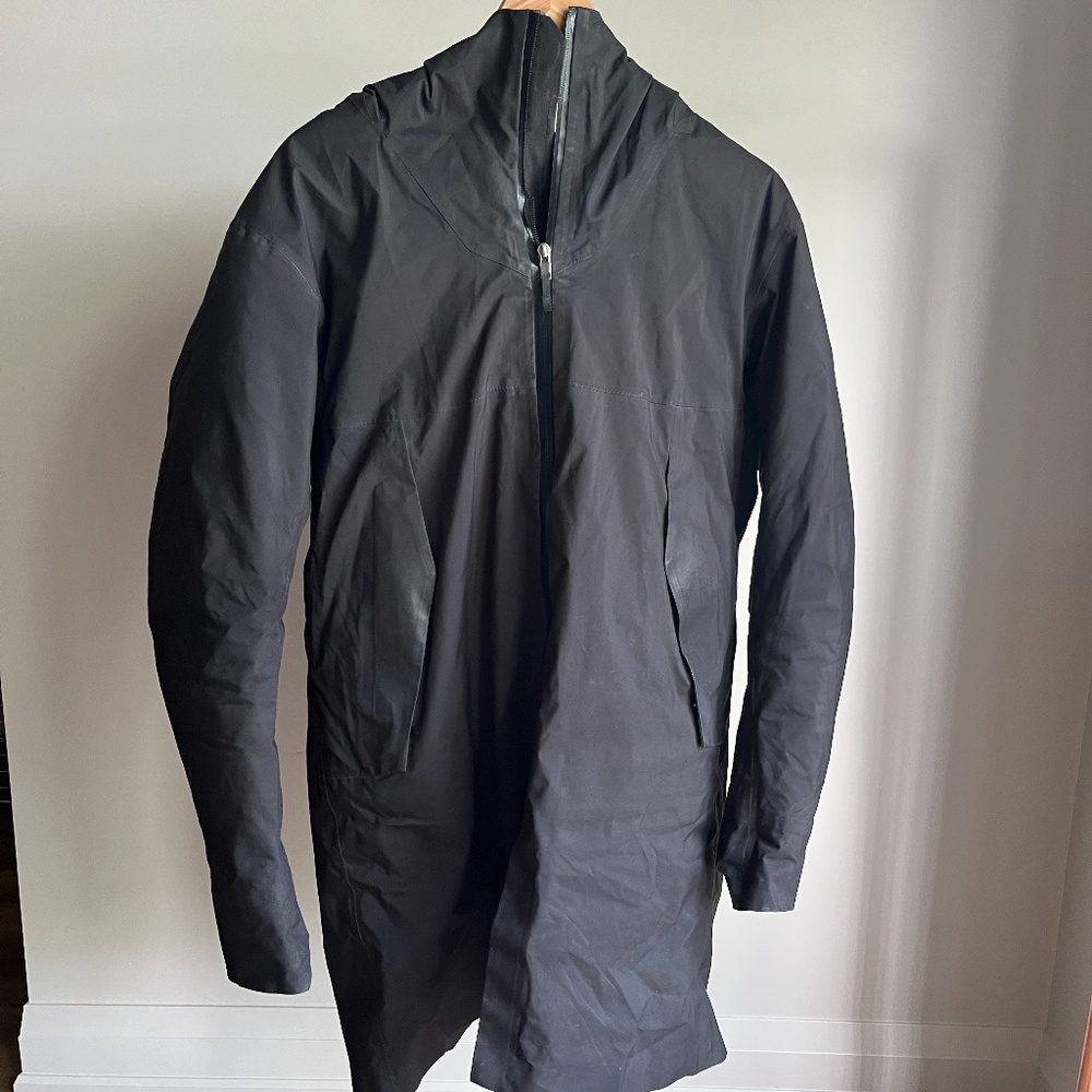 Arctery'x Veilance Monitor Down Jacket - SMALL